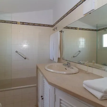 Santo Antonio's كاسكايس